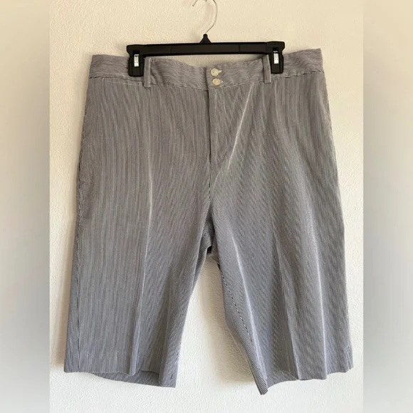 Lauren Ralph Lauren Striped Nautical Bermuda Shorts Navy Blue and White Size 14 - Picture 1 of 6
